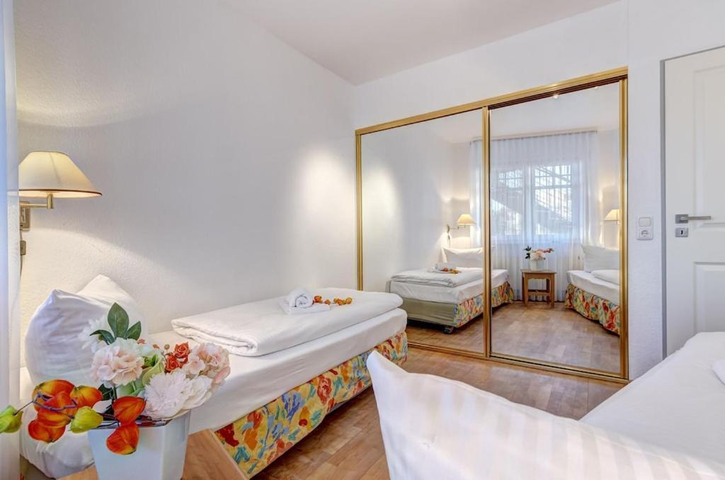 Grosse Schoene 3 Zimmer Ferienwohnung - 100 Qm - In Strandnaehe Fuer 6 Personen!! ゼーバート・ヘリングスドルフ エクステリア 写真
