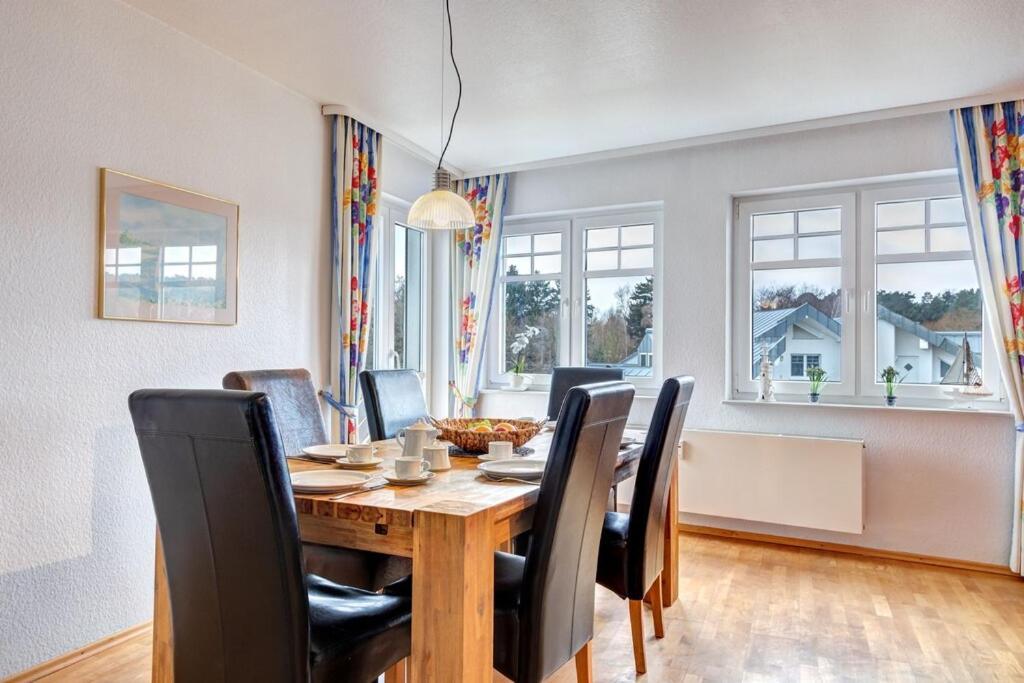 Grosse Schoene 3 Zimmer Ferienwohnung - 100 Qm - In Strandnaehe Fuer 6 Personen!! ゼーバート・ヘリングスドルフ エクステリア 写真