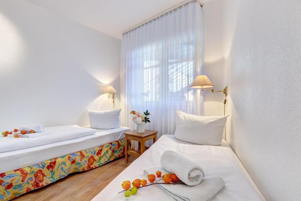 Grosse Schoene 3 Zimmer Ferienwohnung - 100 Qm - In Strandnaehe Fuer 6 Personen!! ゼーバート・ヘリングスドルフ エクステリア 写真