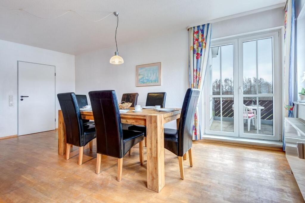 Grosse Schoene 3 Zimmer Ferienwohnung - 100 Qm - In Strandnaehe Fuer 6 Personen!! ゼーバート・ヘリングスドルフ エクステリア 写真